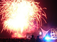 Feux d'artifices > Les Sables d'Olonne Vendée Globe - 8 mai 2005