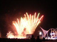 Feux d'artifices > Les Sables d'Olonne Vendée Globe - 8 mai 2005