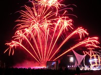 Feux d'artifices > Les Sables d'Olonne Vendée Globe - 8 mai 2005