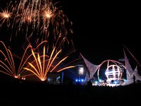 Feux d'artifices > Les Sables d'Olonne Vendée Globe - 8 mai 2005