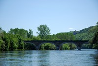 Voyages - Séjours > Périgord - Mai 2009 > Beynac et Cazenac depuis une gabarre sur la Dordogne
