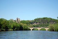 Voyages - Séjours > Périgord - Mai 2009 > Beynac et Cazenac depuis une gabarre sur la Dordogne