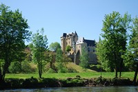 Voyages - Séjours > Périgord - Mai 2009 > Beynac et Cazenac depuis une gabarre sur la Dordogne