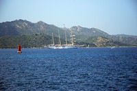 Voyages - Séjours > Cap Corse - Mai 2010 > Un superbe voilier dans la baie de Saint-Florent