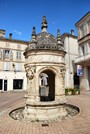 Voyages - Séjours > Charente Maritime > Divers > Fontaine du Pilori Saint-Jean d'Angély